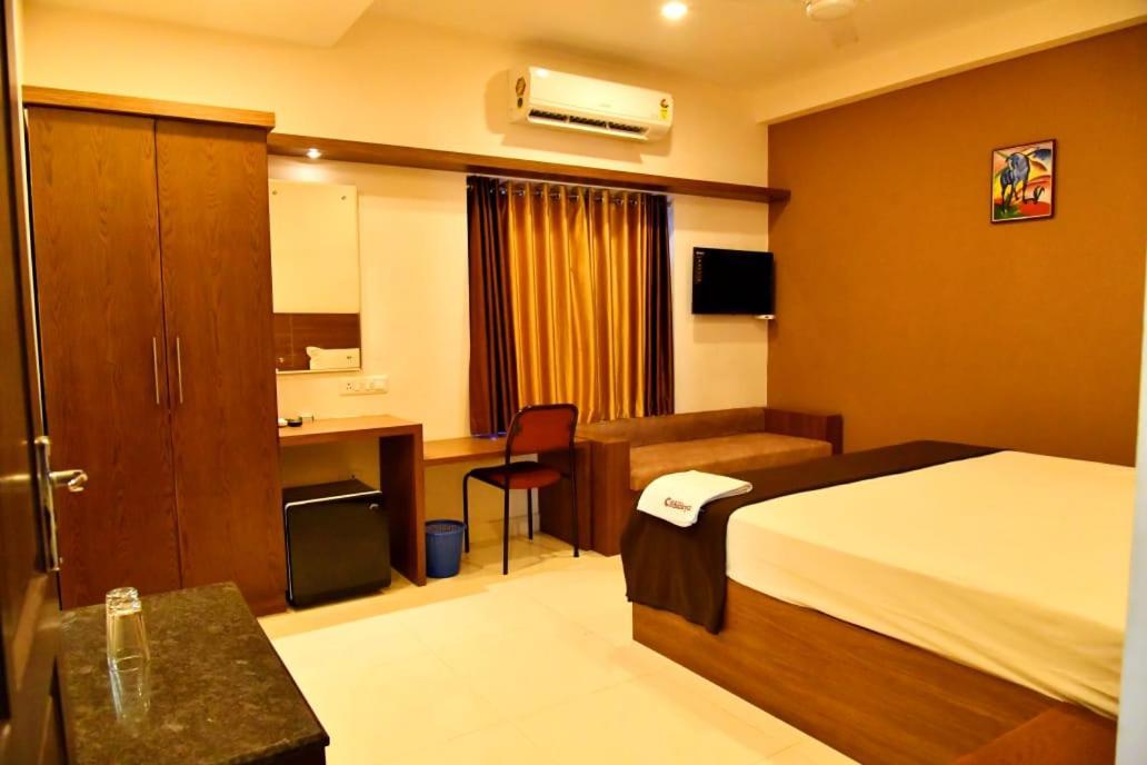 Hotel Chanakya Palakkad Exteriér fotografie